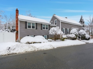 136 Bedford Rd, Woburn, Massachusetts, 4 Bedrooms Bedrooms, 11 Rooms Rooms,2.5 BathroomsBathrooms,Residential,For Sale,Bedford Rd,73470189
