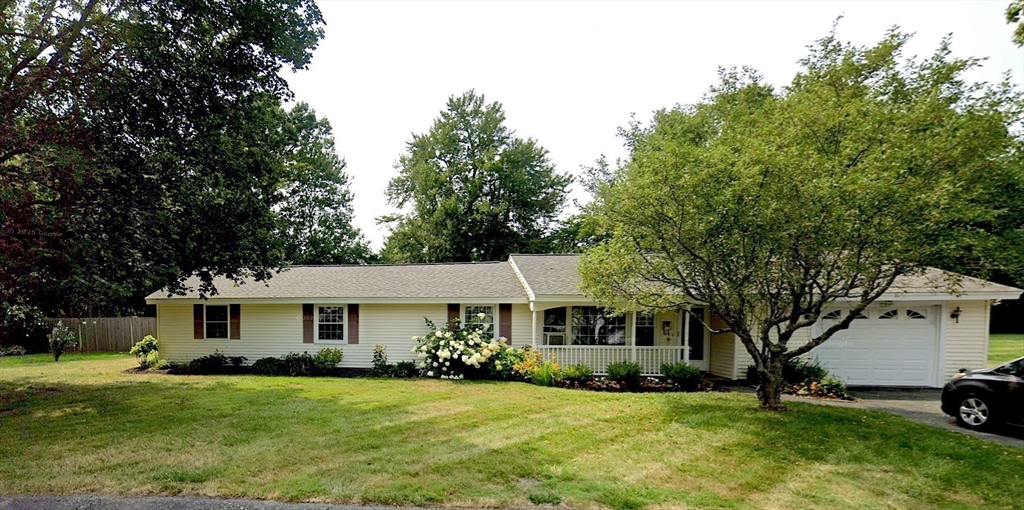 12 Tulane Rd, Danvers, Massachusetts, 4 Bedrooms Bedrooms, 8 Rooms Rooms,2 BathroomsBathrooms,Residential,For Sale,Tulane Rd,73480727