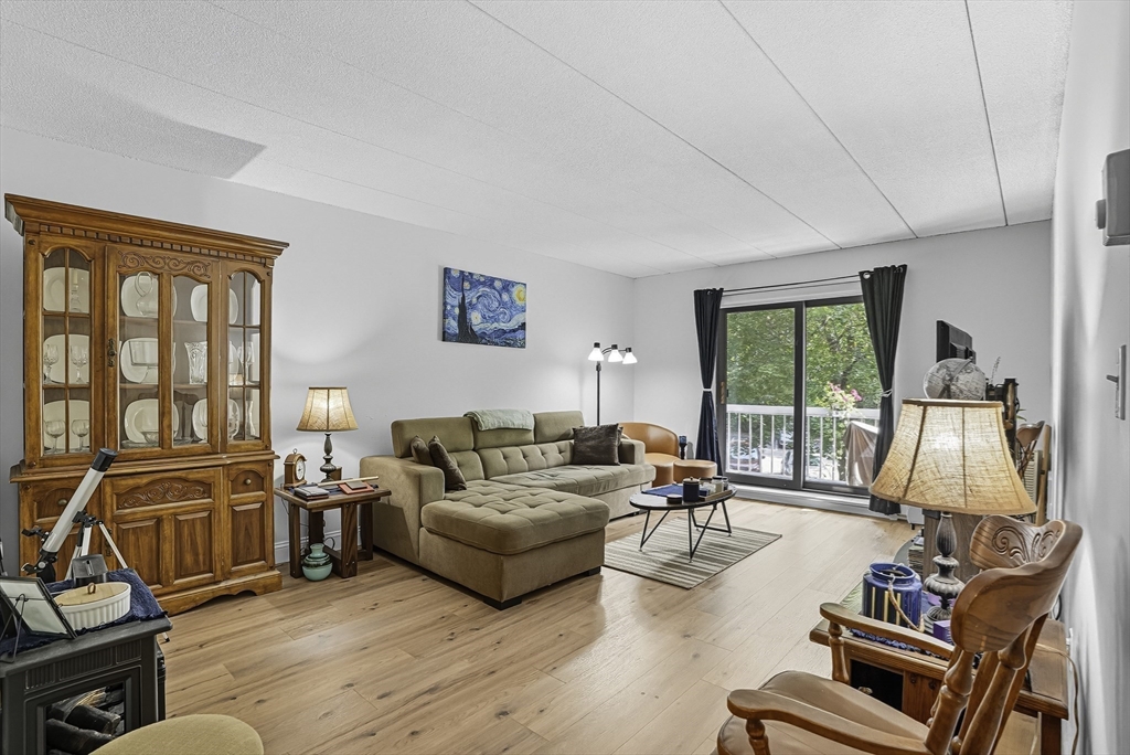 85 Commons Dr, Shrewsbury, Massachusetts, 1 Bedroom Bedrooms, 3 Rooms Rooms,1 BathroomBathrooms,Residential,For Sale,Commons Dr,73436140
