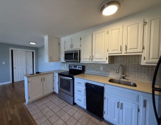 224 School St, Walpole, Massachusetts, 2 Bedrooms Bedrooms, 5 Rooms Rooms,1 BathroomBathrooms,Residential,For Sale,School St,73505014