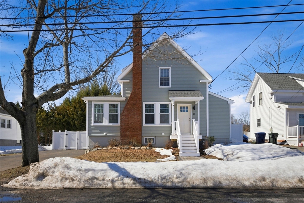 18 Wadsworth St, Danvers, Massachusetts, 2 Bedrooms Bedrooms, 7 Rooms Rooms,2.5 BathroomsBathrooms,Residential,For Sale,Wadsworth St,73486060