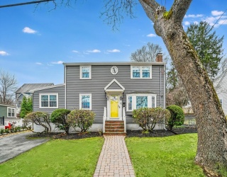 62 Sycamore Rd, Melrose, Massachusetts, 4 Bedrooms Bedrooms, 6 Rooms Rooms,2.5 BathroomsBathrooms,Residential Lease,For Rent,Sycamore Rd,73501475