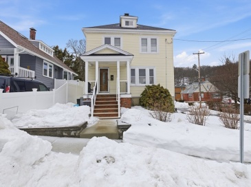 142 Wyoming Ave, Malden, Massachusetts, 3 Bedrooms Bedrooms, 6 Rooms Rooms,2 BathroomsBathrooms,Residential,For Sale,Wyoming Ave,73485057