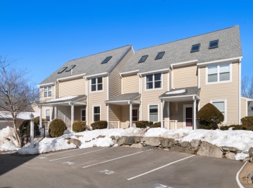 74 Hammond Place, Woburn, Massachusetts, 2 Bedrooms Bedrooms, 5 Rooms Rooms,1.5 BathroomsBathrooms,Residential,For Sale,Hammond Place,73485797