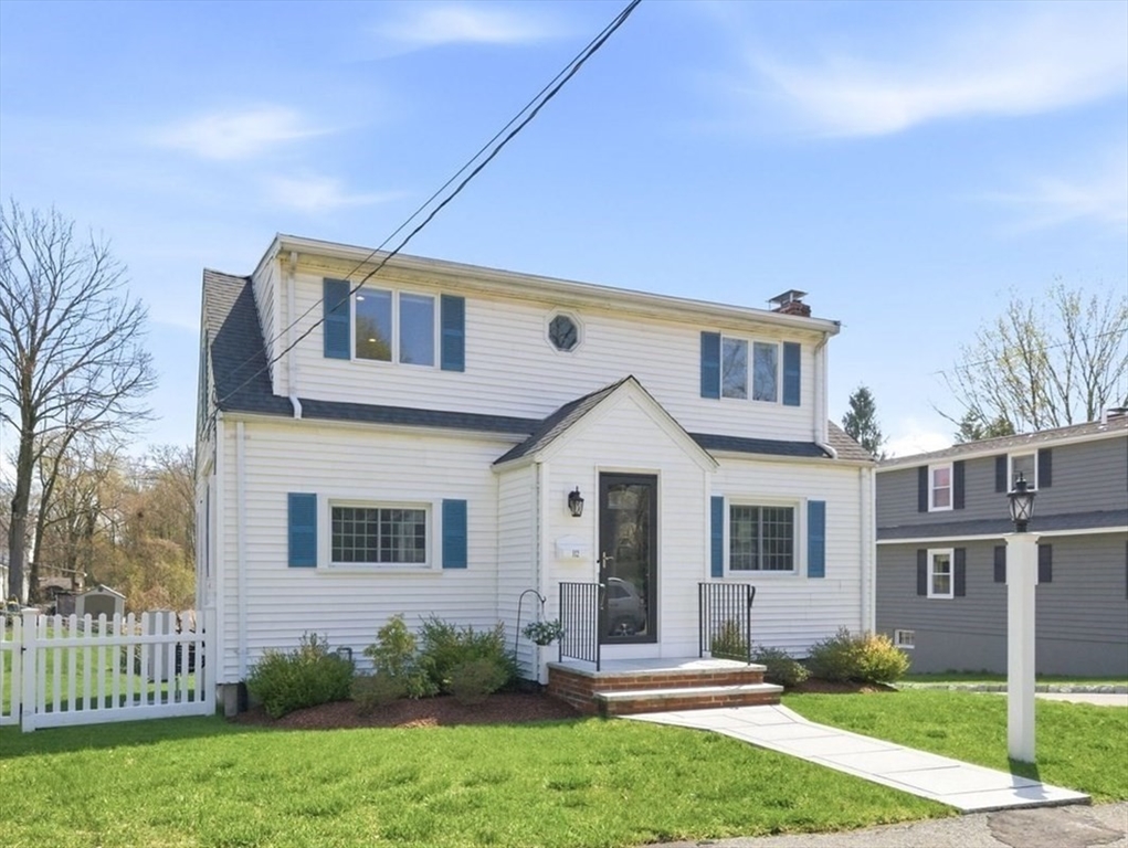 112 Pleasant Street, Walpole, Massachusetts, 4 Bedrooms Bedrooms, 6 Rooms Rooms,2 BathroomsBathrooms,Residential,For Sale,Pleasant Street,73504830