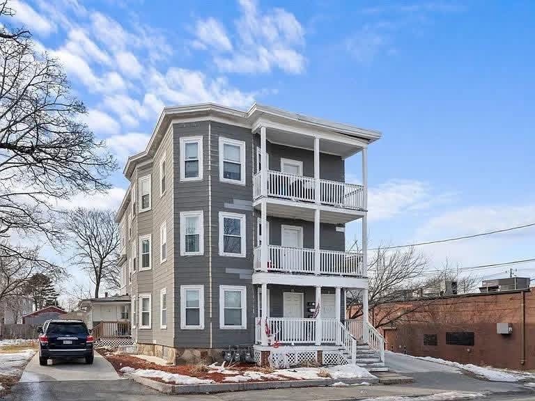 11 Taylor Ave, Brockton, Massachusetts, 4 Bedrooms Bedrooms, 6 Rooms Rooms,1 BathroomBathrooms,Residential Lease,For Rent,Taylor Ave,73504853
