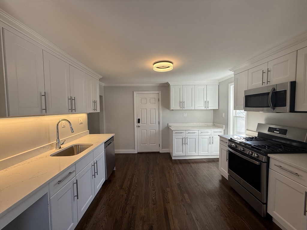 30 Thornley St, Boston, Massachusetts, 4 Bedrooms Bedrooms, 8 Rooms Rooms,2 BathroomsBathrooms,Residential Lease,For Rent,Thornley St,73504873