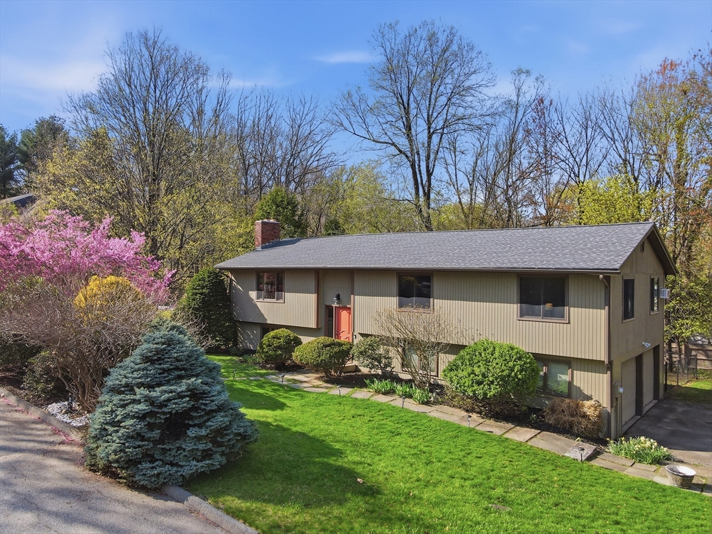 12 Kanes Crossing, Worcester, Massachusetts, 4 Bedrooms Bedrooms, 8 Rooms Rooms,2.5 BathroomsBathrooms,Residential,For Sale,Kanes Crossing,73504817