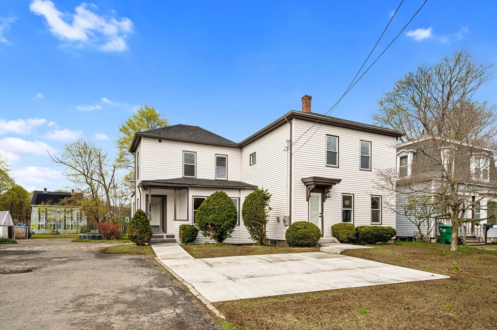 388 Water St, Clinton, Massachusetts, 4 Bedrooms Bedrooms, 8 Rooms Rooms,3 BathroomsBathrooms,Residential,For Sale,Water St,73504880