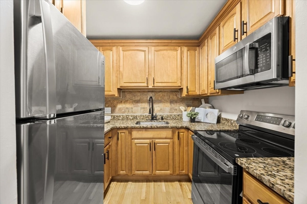 115 Grove St, Boston, Massachusetts, 2 Bedrooms Bedrooms, 5 Rooms Rooms,1 BathroomBathrooms,Residential,For Sale,Grove St,73504947