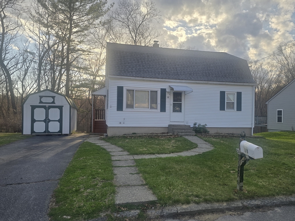 28 Chestnut Hill Rd, Oxford, Massachusetts, 4 Bedrooms Bedrooms, 6 Rooms Rooms,1 BathroomBathrooms,Residential Lease,For Rent,Chestnut Hill Rd,73504957