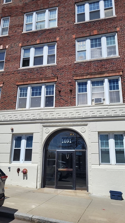 1691 Commonwealth Ave, Boston, Massachusetts, 1 Bedroom Bedrooms, 3 Rooms Rooms,1 BathroomBathrooms,Residential Lease,For Rent,Commonwealth Ave,73504955
