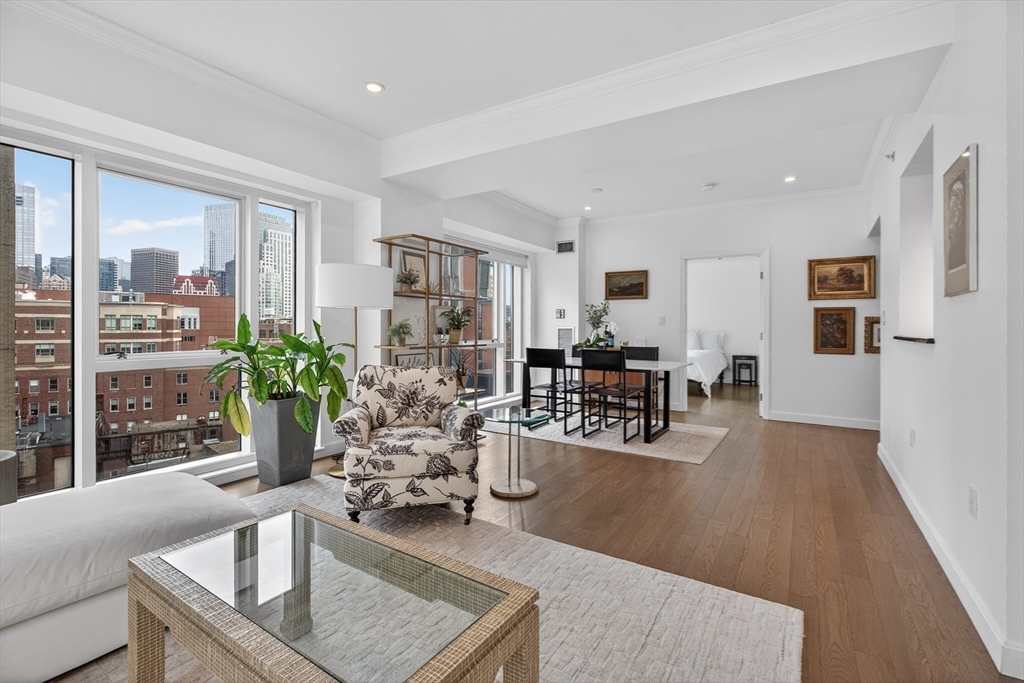 1 Nassau St, Boston, Massachusetts, 2 Bedrooms Bedrooms, 4 Rooms Rooms,2 BathroomsBathrooms,Residential,For Sale,Nassau St,73504971