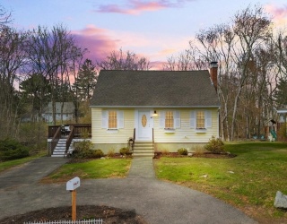 47 W Vanston Rd, Stoughton, Massachusetts, 3 Bedrooms Bedrooms, 8 Rooms Rooms,2 BathroomsBathrooms,Residential,For Sale,W Vanston Rd,73504808