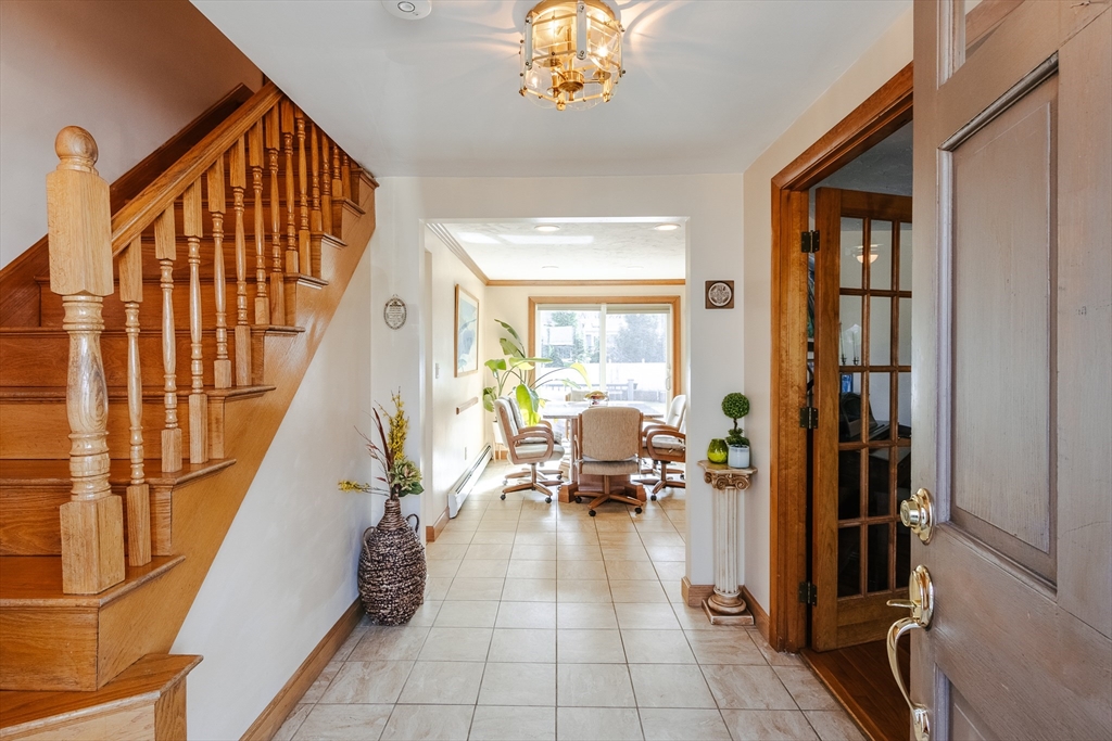 19 Miriam Road, Waltham, Massachusetts, 5 Bedrooms Bedrooms, 9 Rooms Rooms,3.5 BathroomsBathrooms,Residential,For Sale,Miriam Road,73504908