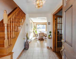 19 Miriam Road, Waltham, Massachusetts, 5 Bedrooms Bedrooms, 9 Rooms Rooms,3.5 BathroomsBathrooms,Residential,For Sale,Miriam Road,73504908