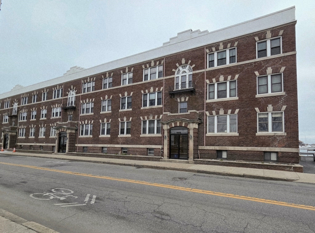 229 Washington Ave, Winthrop, Massachusetts, 1 Bedroom Bedrooms, 2 Rooms Rooms,1 BathroomBathrooms,Residential,For Sale,Washington Ave,73505052