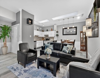 54 Forest St, Medford, Massachusetts, 1 Bedroom Bedrooms, 4 Rooms Rooms,1 BathroomBathrooms,Residential,For Sale,Forest St,73504951