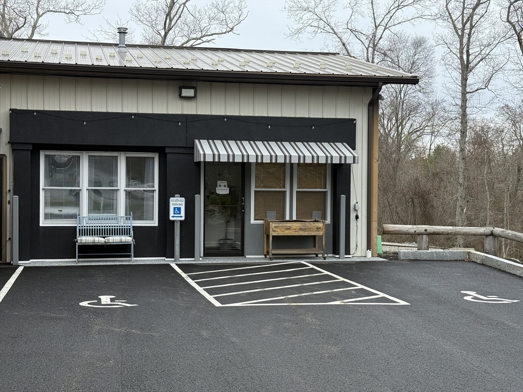 946-948 American Legion Hwy, Westport, Massachusetts, ,Commercial Lease,For Rent,American Legion Hwy,73505073