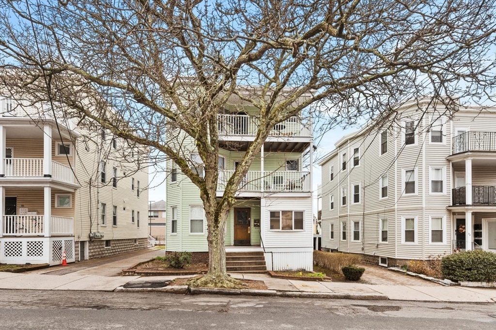 90 Conwell Ave, Somerville, Massachusetts, 12 Bedrooms Bedrooms, 16 Rooms Rooms,3 BathroomsBathrooms,Residential Income,For Sale,Conwell Ave,73504945