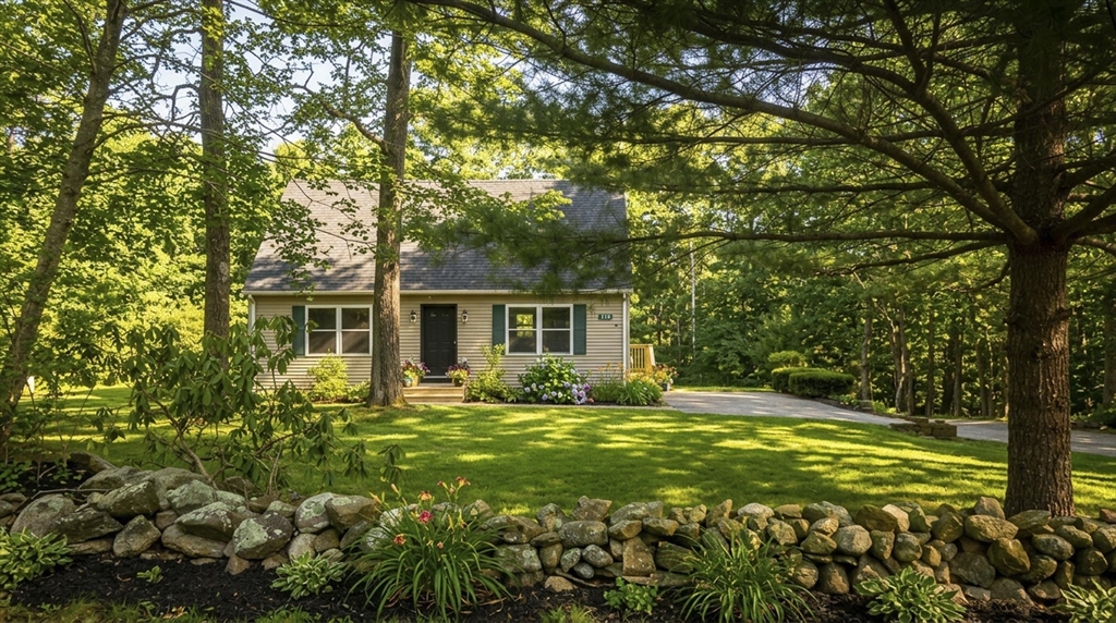 374 Rondeau St, Palmer, Massachusetts, 3 Bedrooms Bedrooms, 6 Rooms Rooms,1.5 BathroomsBathrooms,Residential,For Sale,Rondeau St,73505110