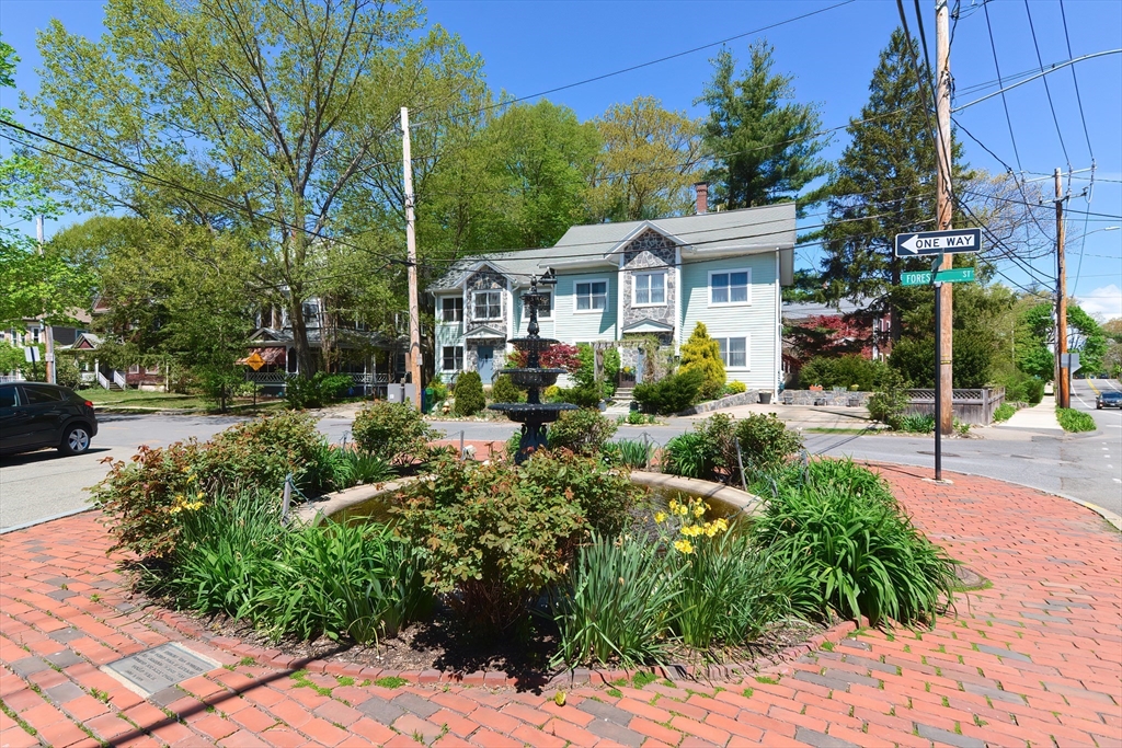 3 Forest St, Newton, Massachusetts, 5 Bedrooms Bedrooms, 9 Rooms Rooms,4 BathroomsBathrooms,Residential Lease,For Rent,Forest St,73496571