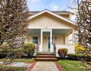 192 Salem St, Wakefield, Massachusetts, 3 Bedrooms Bedrooms, 7 Rooms Rooms,2 BathroomsBathrooms,Residential Income,For Sale,Salem St,73504944