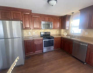 2 Mason St, Billerica, Massachusetts, 3 Bedrooms Bedrooms, 7 Rooms Rooms,1 BathroomBathrooms,Residential Lease,For Rent,Mason St,73505129