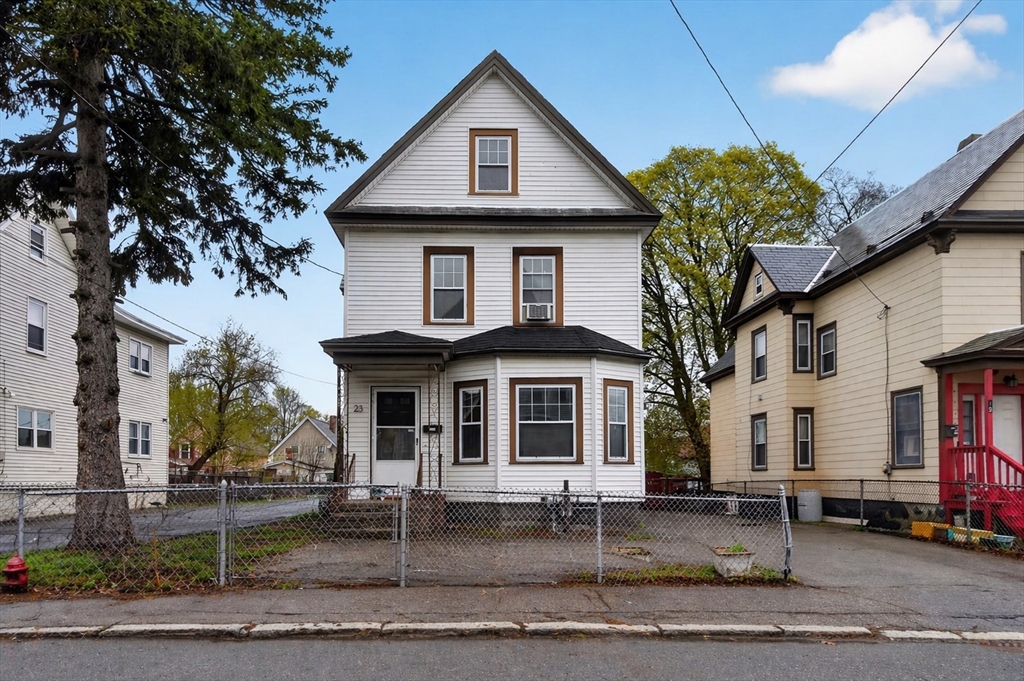 23 Columbus Ave, Lowell, Massachusetts, 4 Bedrooms Bedrooms, 10 Rooms Rooms,2 BathroomsBathrooms,Residential,For Sale,Columbus Ave,73505121