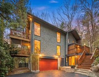19 Old Road, Weston, Massachusetts, 4 Bedrooms Bedrooms, 9 Rooms Rooms,4.5 BathroomsBathrooms,Residential,For Sale,Old Road,73505150