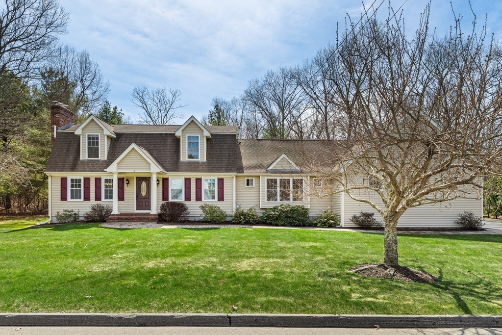 6 Abbie Lane, Attleboro, Massachusetts, 4 Bedrooms Bedrooms, 8 Rooms Rooms,2 BathroomsBathrooms,Residential,For Sale,Abbie Lane,73505143