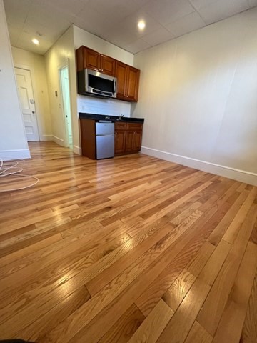868 Beacon, Boston, Massachusetts, 2 Rooms Rooms,1 BathroomBathrooms,Residential Lease,For Rent,Beacon,73505156
