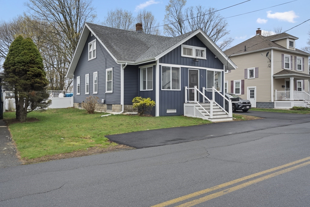 43 Brown St, Haverhill, Massachusetts, 4 Bedrooms Bedrooms, 8 Rooms Rooms,1 BathroomBathrooms,Residential,For Sale,Brown St,73504995