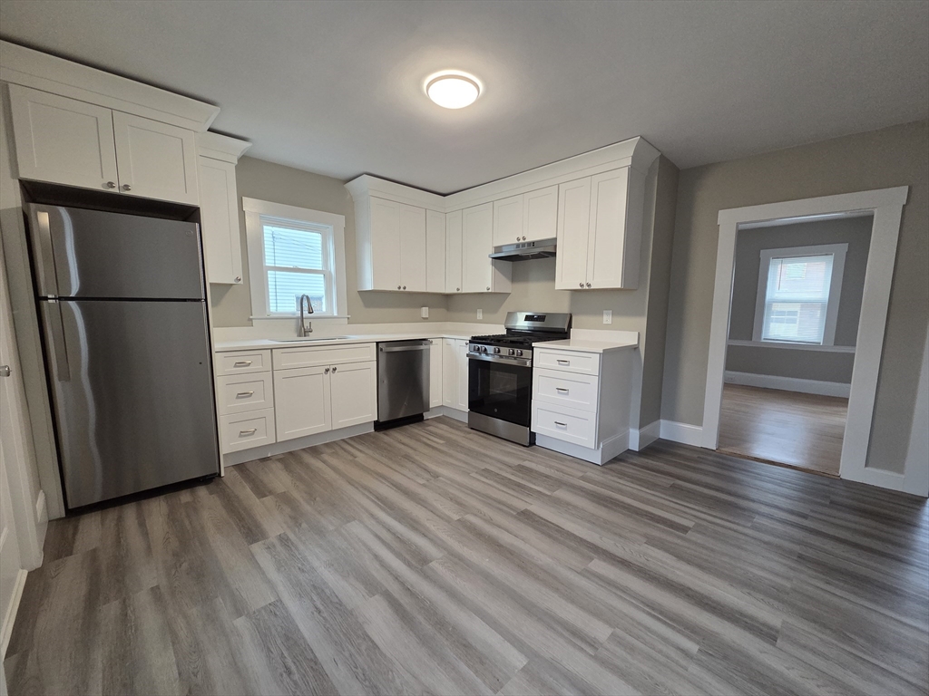 37 Quincy, Quincy, Massachusetts, 2 Bedrooms Bedrooms, 4 Rooms Rooms,1 BathroomBathrooms,Residential Lease,For Rent,Quincy,73504913