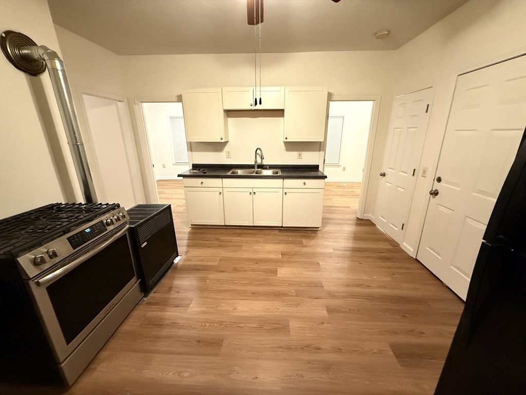 6 South Ward St., Worcester, Massachusetts, 2 Bedrooms Bedrooms, 3 Rooms Rooms,1 BathroomBathrooms,Residential Lease,For Rent,South Ward St.,73505030