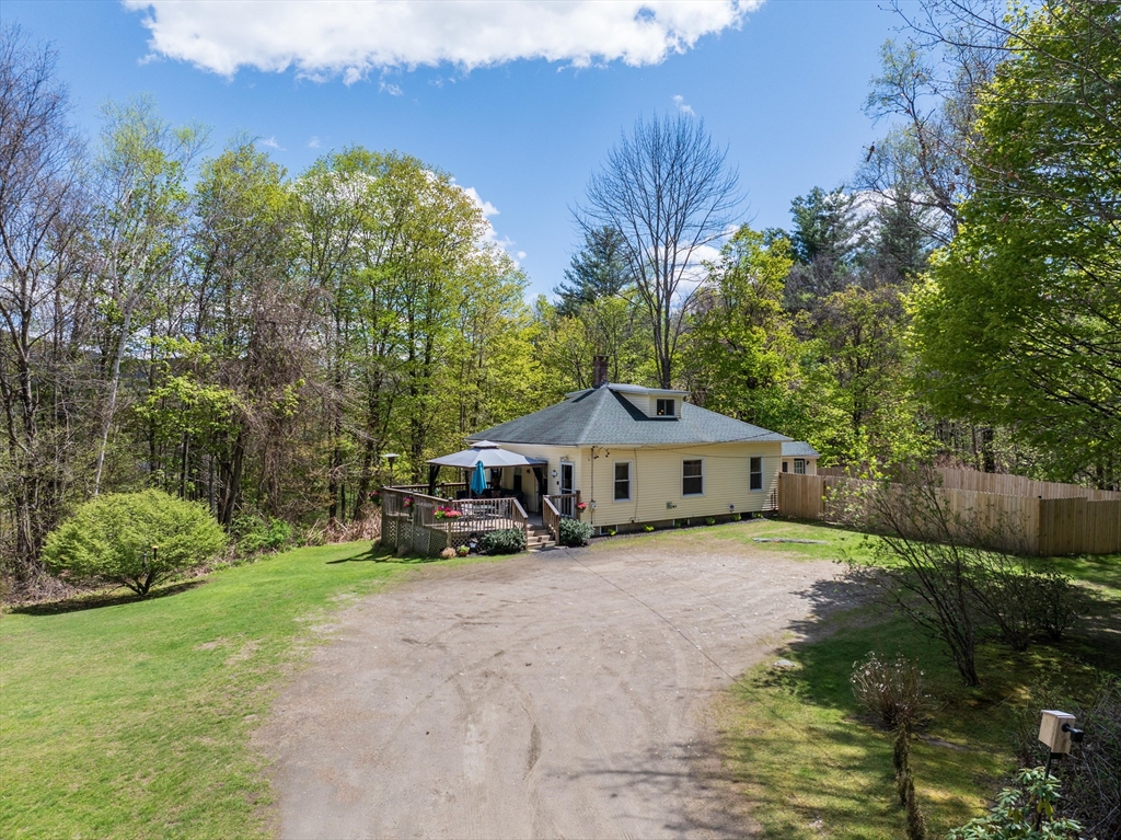 11 Bray Rd, Buckland, Massachusetts, 3 Bedrooms Bedrooms, 7 Rooms Rooms,1 BathroomBathrooms,Residential,For Sale,Bray Rd,73504127