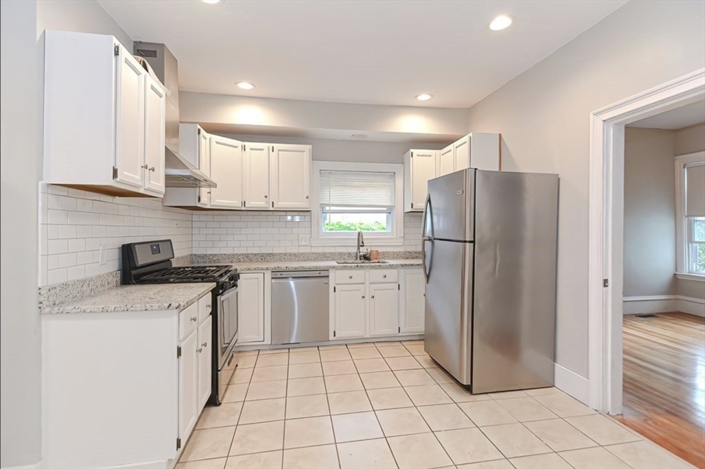 134 Vine Street, Everett, Massachusetts, 3 Bedrooms Bedrooms, 4 Rooms Rooms,1 BathroomBathrooms,Residential Lease,For Rent,Vine Street,73480531