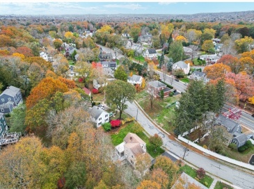 6 Marchant Road, Winchester, Massachusetts, 3 Bedrooms Bedrooms, 9 Rooms Rooms,2.5 BathroomsBathrooms,Residential,For Sale,Marchant Road,73473803