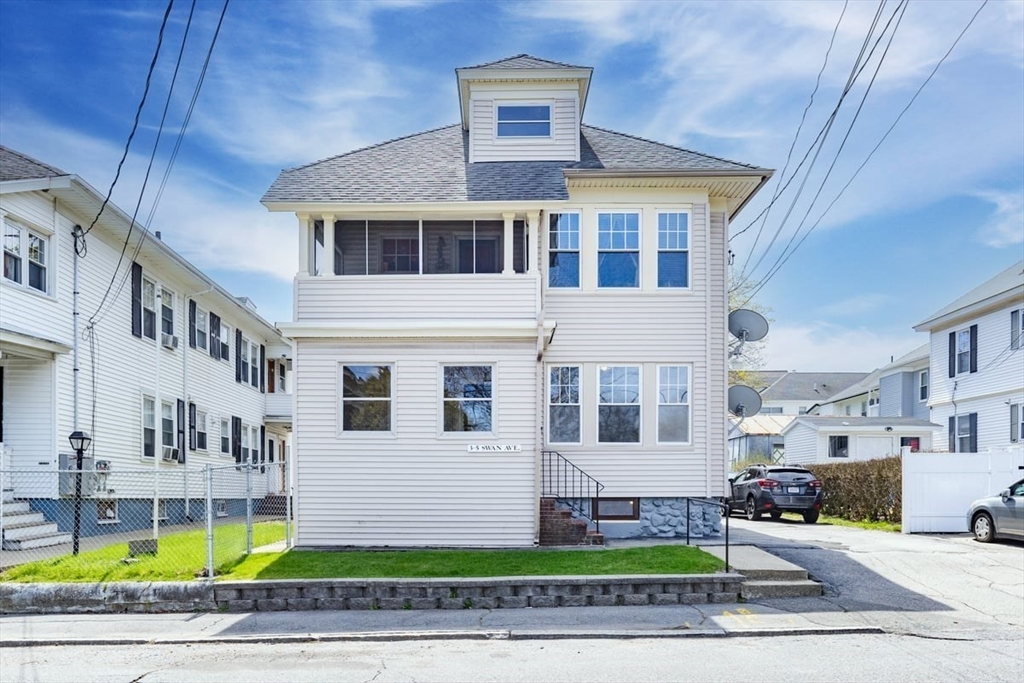 3-5 Swan Ave, Methuen, Massachusetts, 4 Bedrooms Bedrooms, 12 Rooms Rooms,2 BathroomsBathrooms,Residential Income,For Sale,Swan Ave,73505178
