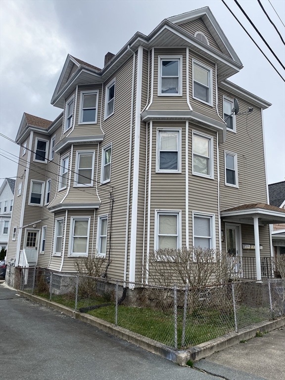 530 Bolton St, New Bedford, Massachusetts, 3 Bedrooms Bedrooms, 7 Rooms Rooms,1 BathroomBathrooms,Residential Lease,For Rent,Bolton St,73505186