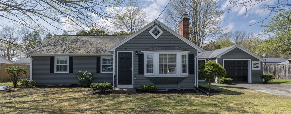 192 Birchland Ave, Springfield, Massachusetts, 3 Bedrooms Bedrooms, 6 Rooms Rooms,1.5 BathroomsBathrooms,Residential,For Sale,Birchland Ave,73505232