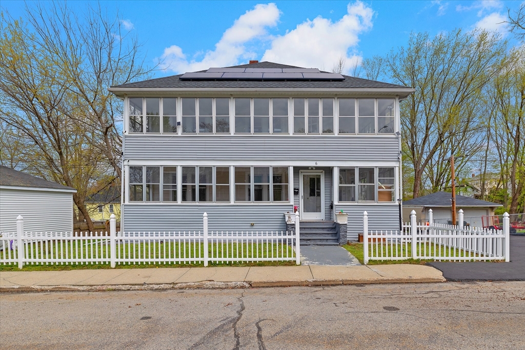 6 Emmanuel St, Webster, Massachusetts, 6 Bedrooms Bedrooms, 12 Rooms Rooms,2 BathroomsBathrooms,Residential Income,For Sale,Emmanuel St,73505241