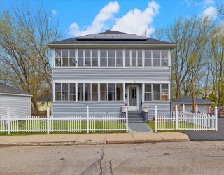 6 Emmanuel St, Webster, Massachusetts, 6 Bedrooms Bedrooms, 12 Rooms Rooms,2 BathroomsBathrooms,Residential Income,For Sale,Emmanuel St,73505241