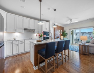 6 Peters Farm Way, Westborough, Massachusetts, 2 Bedrooms Bedrooms, 6 Rooms Rooms,2 BathroomsBathrooms,Residential,For Sale,Peters Farm Way,73505249