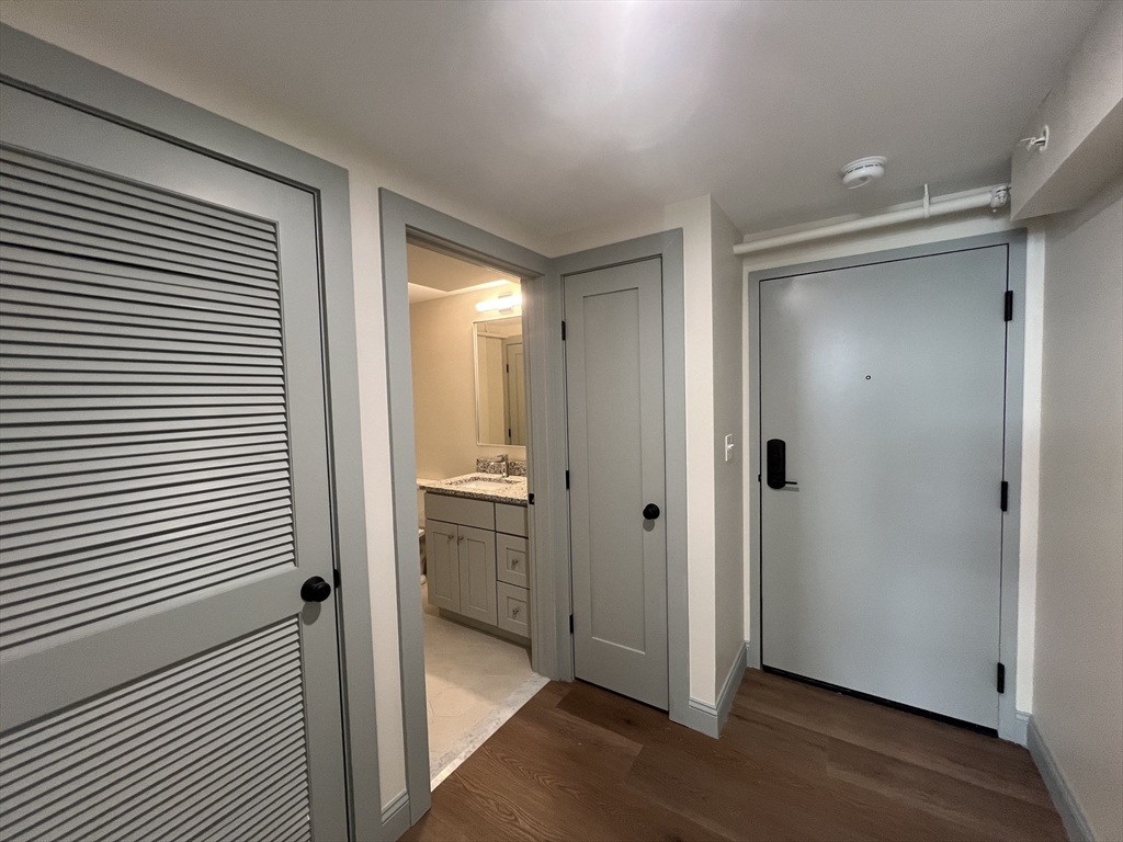 160 Seabury St, Fall River, Massachusetts, 2 Bedrooms Bedrooms, 5 Rooms Rooms,1.5 BathroomsBathrooms,Residential Lease,For Rent,Seabury St,73505265