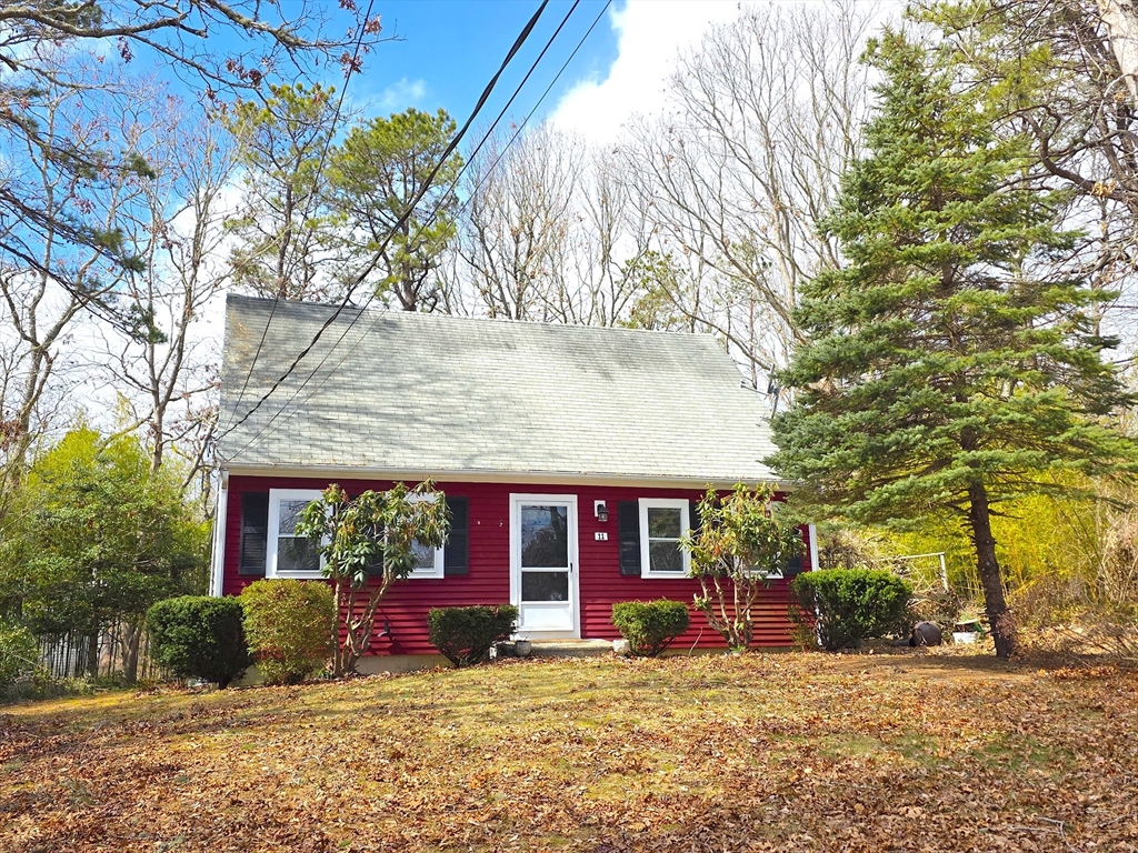 11 Webquish Ln, Mashpee, Massachusetts, 3 Bedrooms Bedrooms, 6 Rooms Rooms,1 BathroomBathrooms,Residential,For Sale,Webquish Ln,73505296