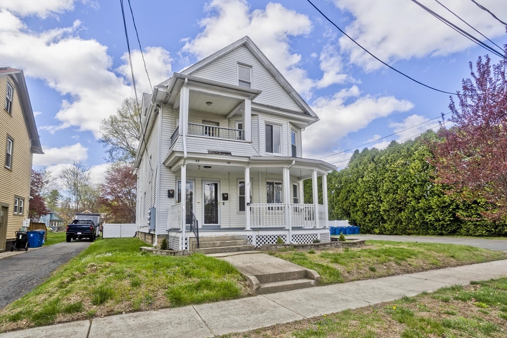 30-32 Fox St, West Springfield, Massachusetts, 5 Bedrooms Bedrooms, 14 Rooms Rooms,3 BathroomsBathrooms,Residential Income,For Sale,Fox St,73505196
