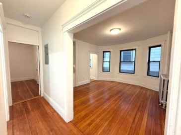 22-24 University Rd., Brookline, Massachusetts, 4 Bedrooms Bedrooms, 7 Rooms Rooms,2 BathroomsBathrooms,Residential Lease,For Rent,University Rd.,73505334