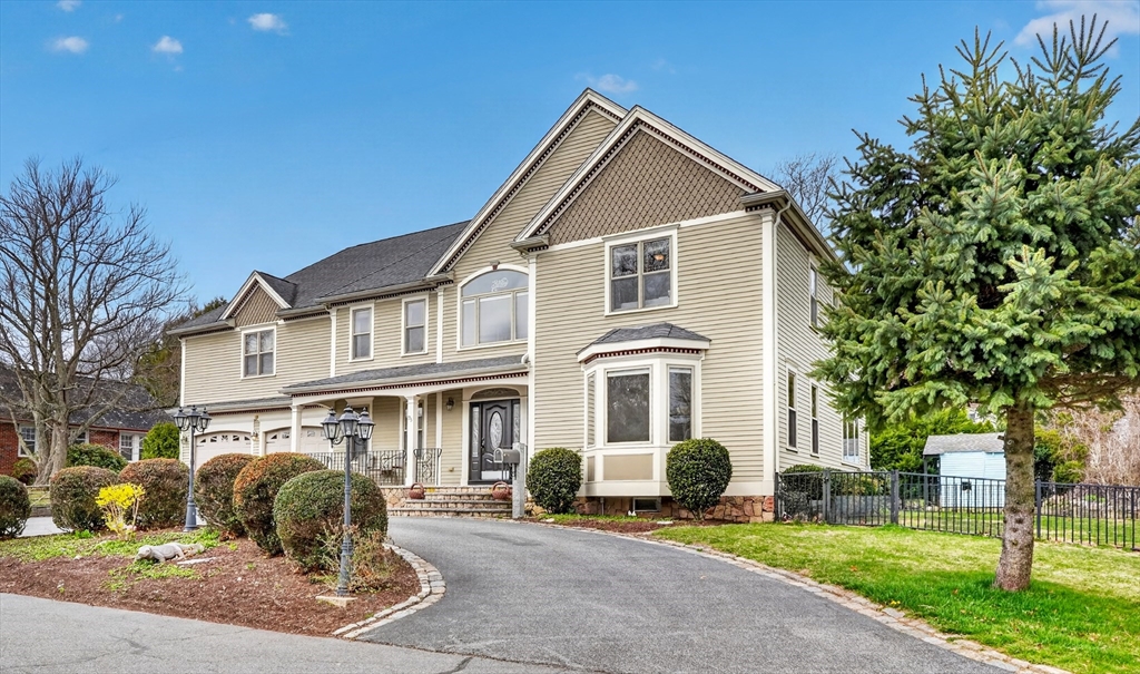 75 Bonney Street, Westwood, Massachusetts, 4 Bedrooms Bedrooms, 10 Rooms Rooms,4.5 BathroomsBathrooms,Residential,For Sale,Bonney Street,73505355