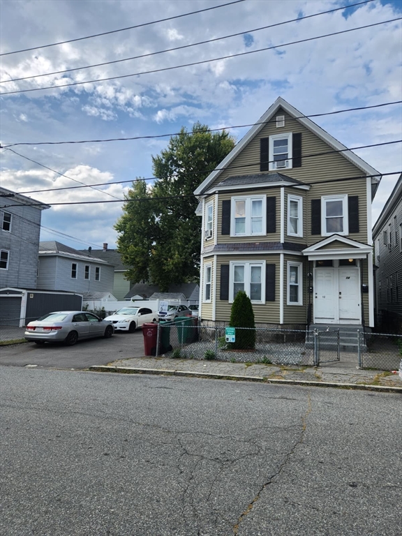 12 Fisher St, Lowell, Massachusetts, 13 Bedrooms Bedrooms, 21 Rooms Rooms,5 BathroomsBathrooms,Residential Income,For Sale,Fisher St,73505352